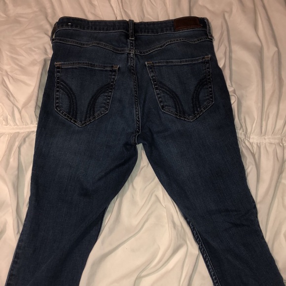 Hollister ripped high rise skinny jeans - Picture 3 of 3